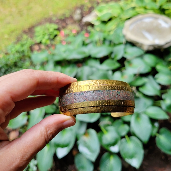 *RARE* Vintage Designer Celia / Andrea Harms Hammered Brass Cuff Bracelet - Picture 12 of 16